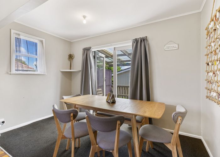  at 18 Kapiti Crescent, Titahi Bay, Porirua