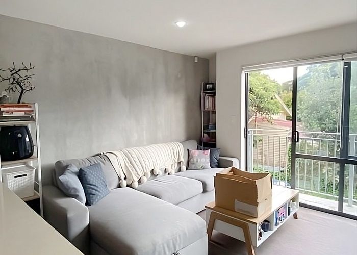  at 5H Geddes Terrace, Avondale, Auckland City, Auckland