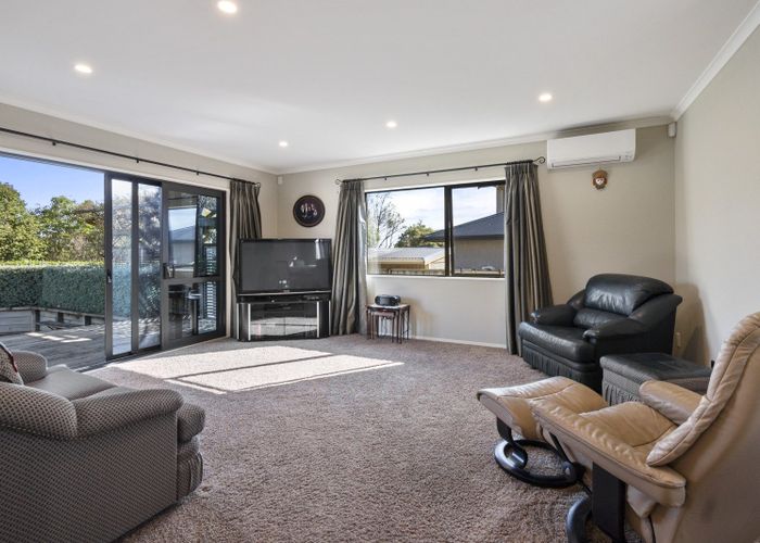  at 11 Silkwood Place, Fitzherbert, Palmerston North