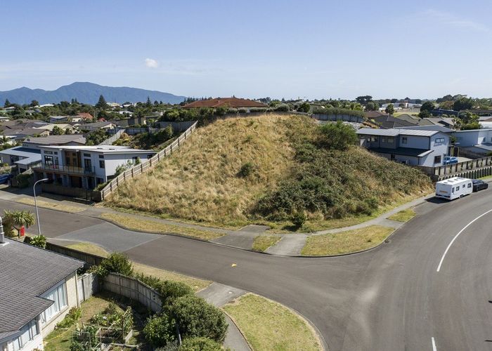  at 57 Hillcrest Road, Raumati Beach, Kapiti Coast, Wellington