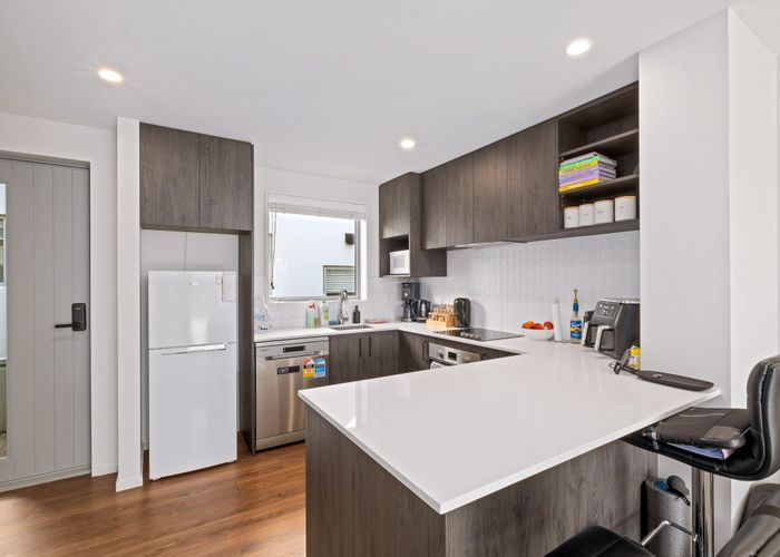  at 2/96 Cobham Street, Spreydon, Christchurch City, Canterbury