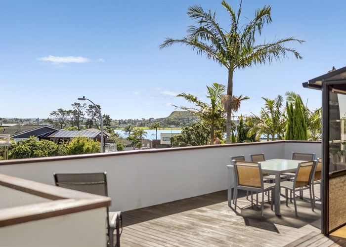  at 21 Treeway, Sunnyhills, Manukau City, Auckland