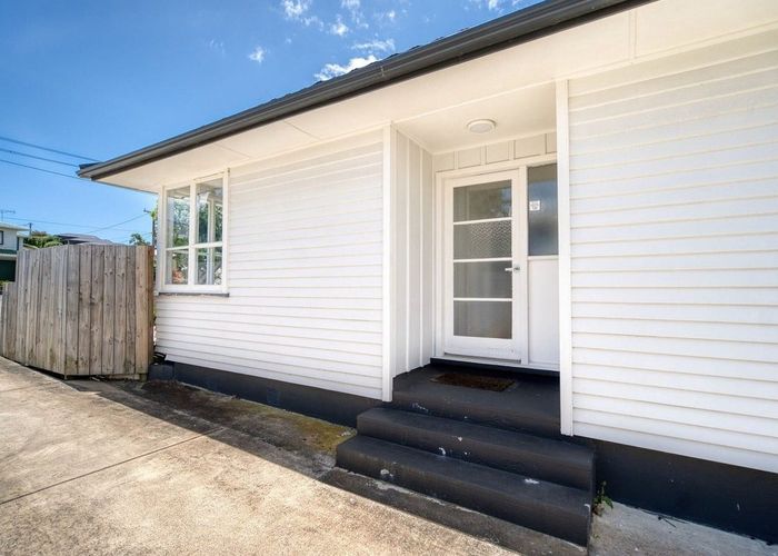  at 6 KOTAHI Road, Mount Wellington, Auckland