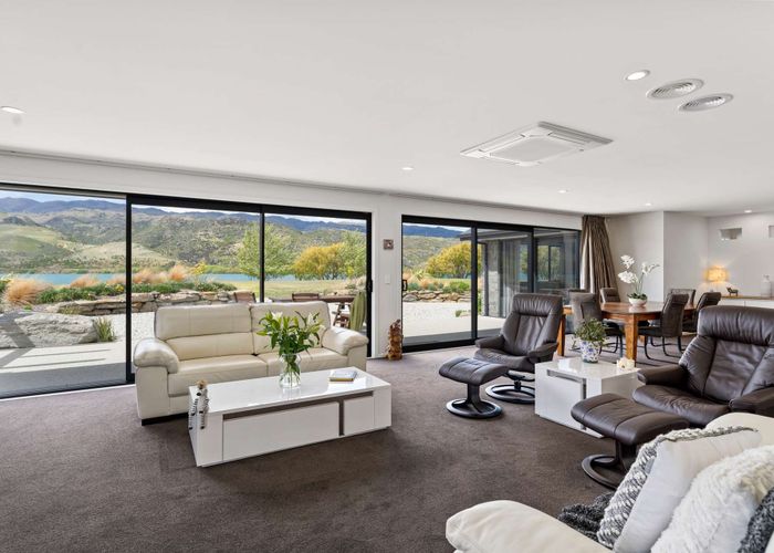  at 20 Quartz Lane, Mount Pisa