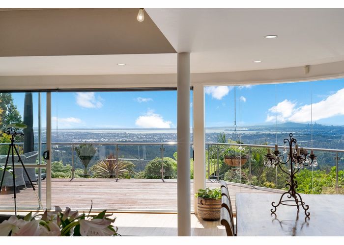  at 854 West Coast Road, Waiatarua, Auckland