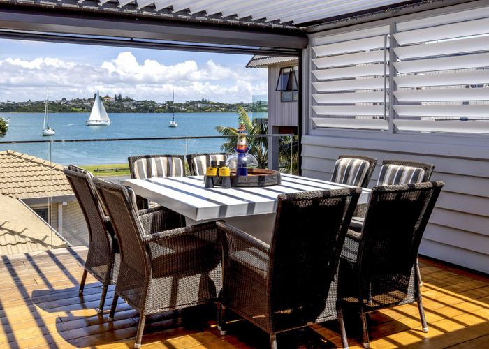  at 2/17 The Parade, Bucklands Beach, Manukau City, Auckland