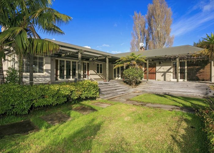  at 211 Lake Road, Belmont, North Shore City, Auckland
