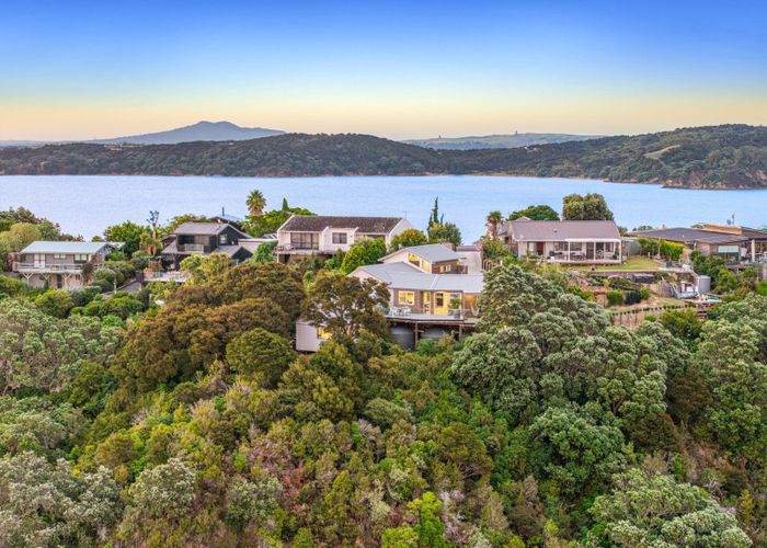  at 34 Kennedy Point Road, Surfdale, Waiheke Island, Auckland