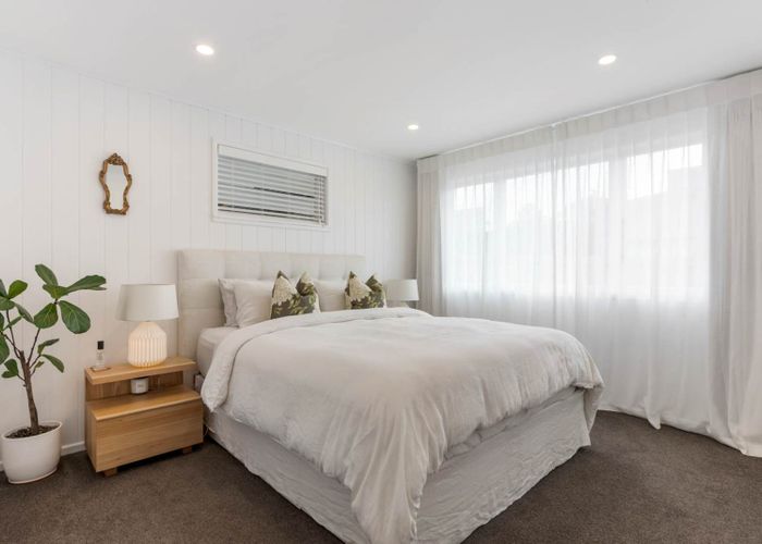  at 2/99 Hobsonville Road, West Harbour, Waitakere City, Auckland