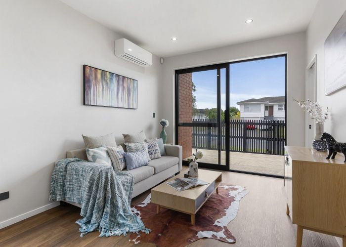  at 1/121 Reeves Road, Pakuranga Heights, Manukau City, Auckland