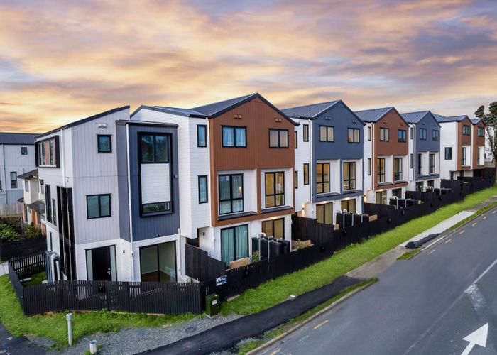  at 4/2 Reeves Road, Pakuranga, Manukau City, Auckland