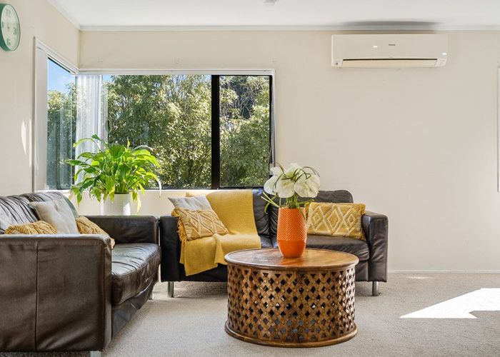  at 11 Peguero Place, Totara Heights, Manukau City, Auckland