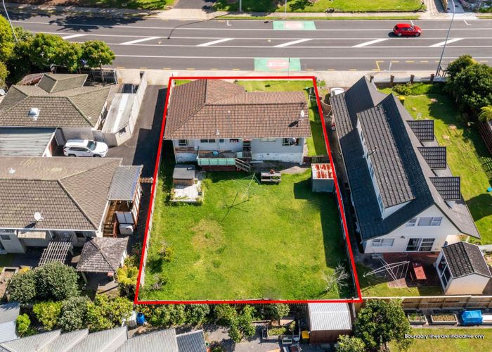  at 36 Akoranga Drive, Northcote, Auckland