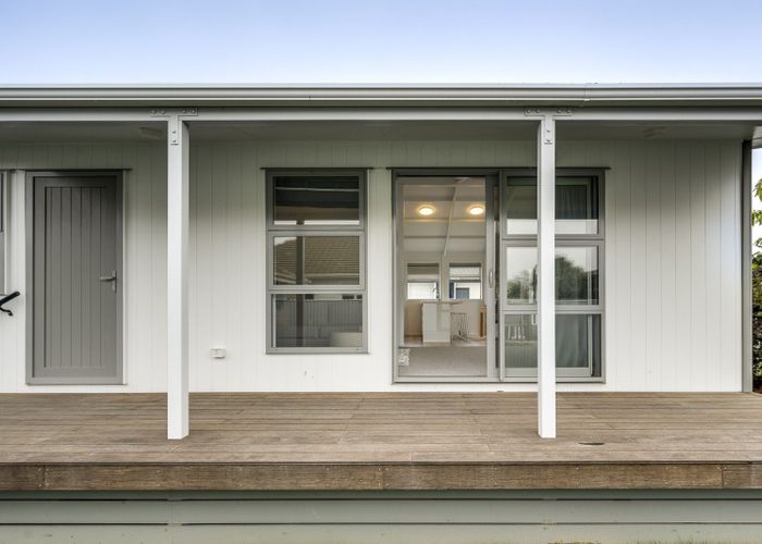  at 1012 Willowpark Road North, Mayfair, Hastings