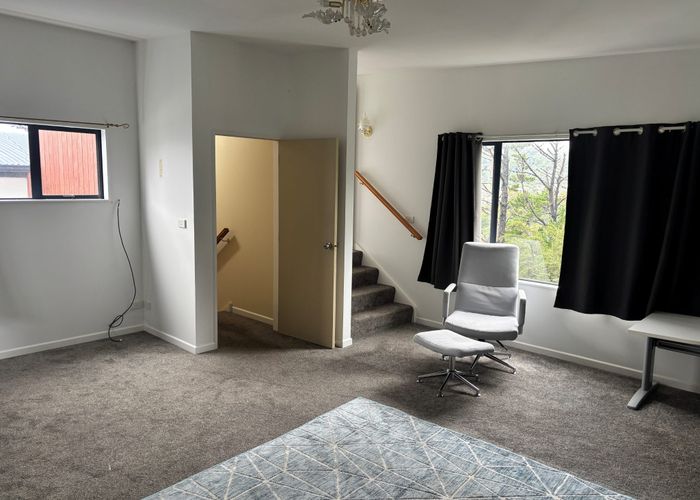  at 31 Summit Rd, Fairfield, Lower Hutt, Wellington