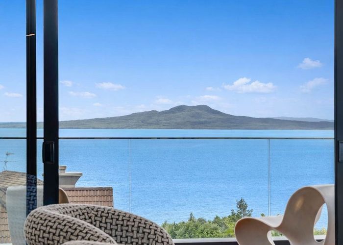  at 31 Churchill Road, Murrays Bay, Auckland