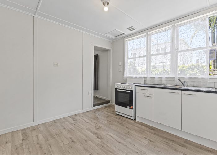  at 2/57 Grotto Street, Te Papapa, Auckland