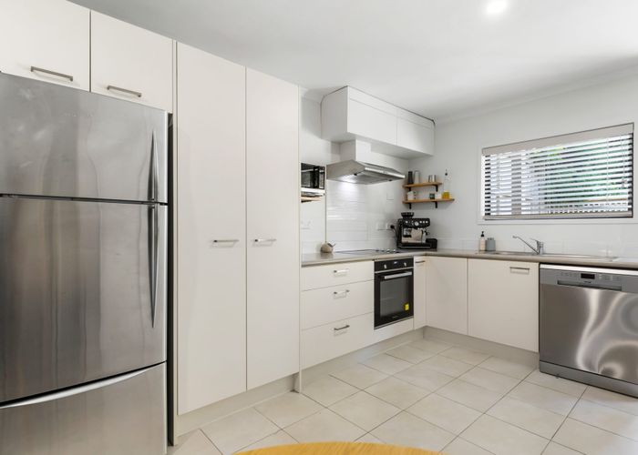  at 4/94 Glengarry Road, Glen Eden, Waitakere City, Auckland