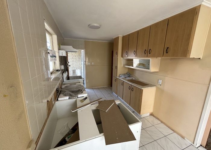  at 21 Convair Crescent, Mangere, Auckland