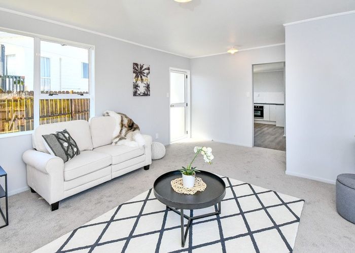  at 2/18 Silver Creek Road, Weymouth, Manukau City, Auckland