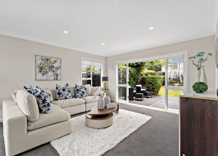  at 1/28 Bleakhouse Road, Mellons Bay, Manukau City, Auckland