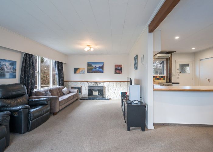  at 381 Lower Queen Street, Richmond