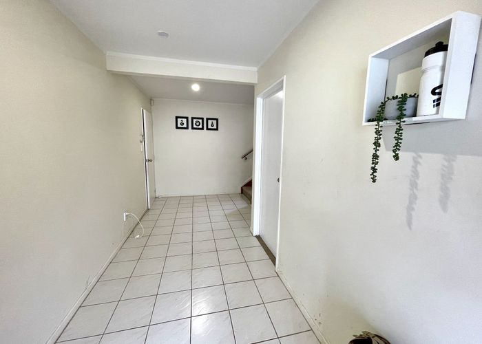  at 2/20 Reeves Road, Pakuranga, Manukau City, Auckland