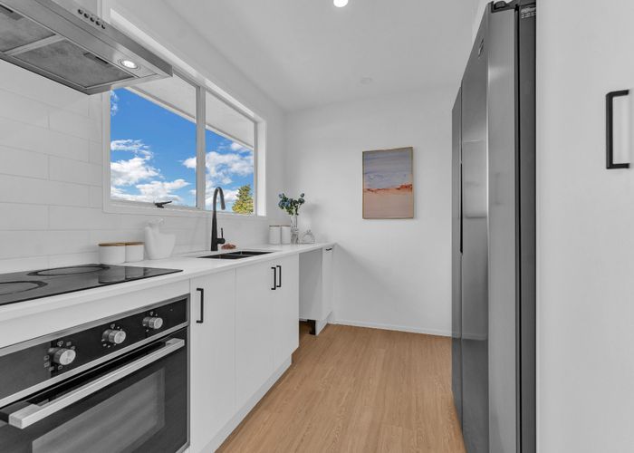  at 5 Tabitha Crescent, Henderson, Waitakere City, Auckland