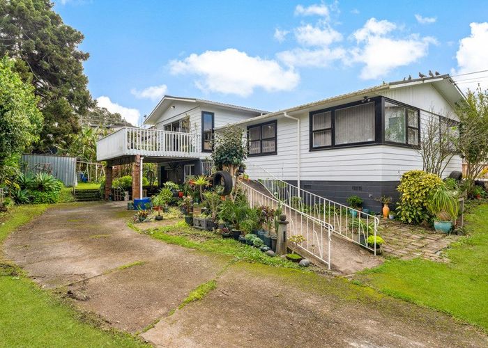  at 4 Palmer Avenue, Waitakere, Waitakere City, Auckland