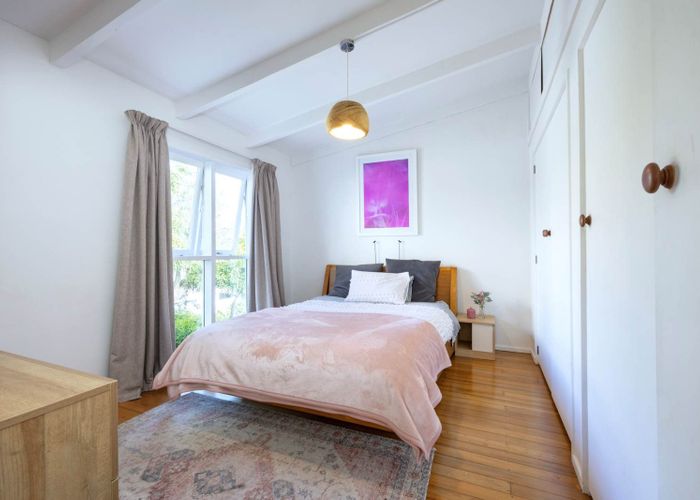  at 2/199 Titirangi Road, Titirangi, Waitakere City, Auckland