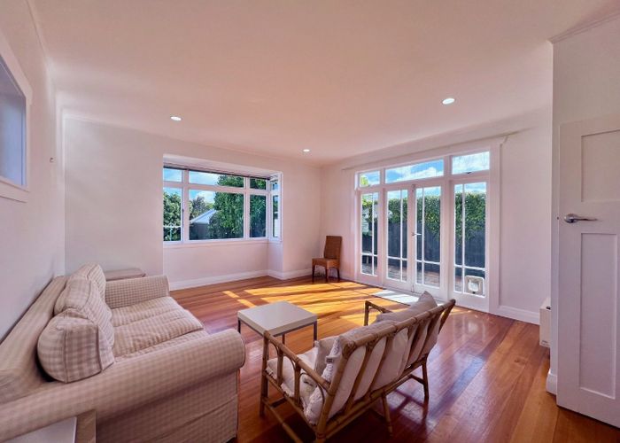  at 32 Hawea Road, Point Chevalier, Auckland City, Auckland