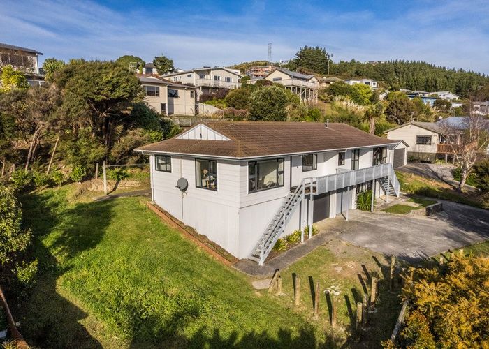  at 49a Albatross Close, Whitby, Porirua, Wellington
