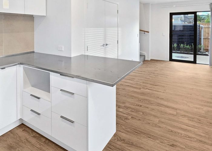 at 2/28 Granville Street, Silverstream, Upper Hutt, Wellington