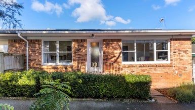  at 2/9 Sudan Avenue, Milford, Auckland