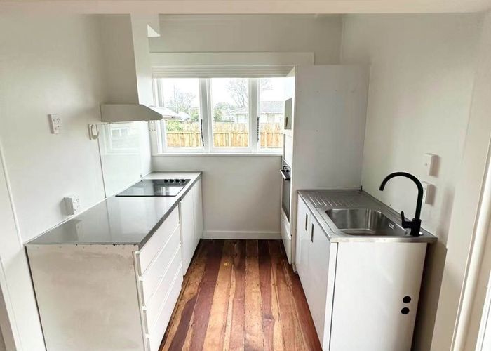  at 11 Vine Street, Mangere East, Manukau City, Auckland