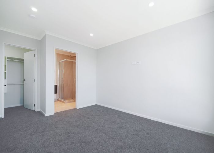  at 4B Becker Drive, Weymouth, Auckland