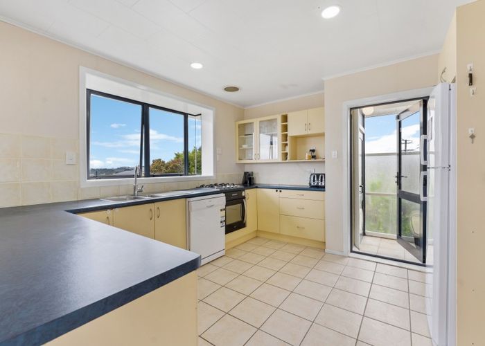  at 3 Hillcrest Street, Glen Avon, New Plymouth