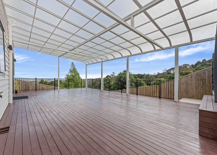  at 8 Teoteo Place, Flat Bush, Manukau City, Auckland