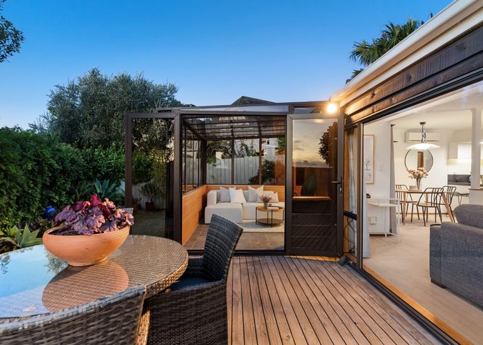  at 1/18A Sunnynook Road, Sunnynook, Auckland