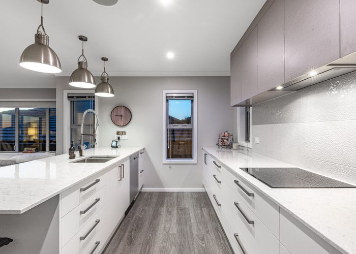  at 10 Margaret Shields Avenue, Aotea, Porirua