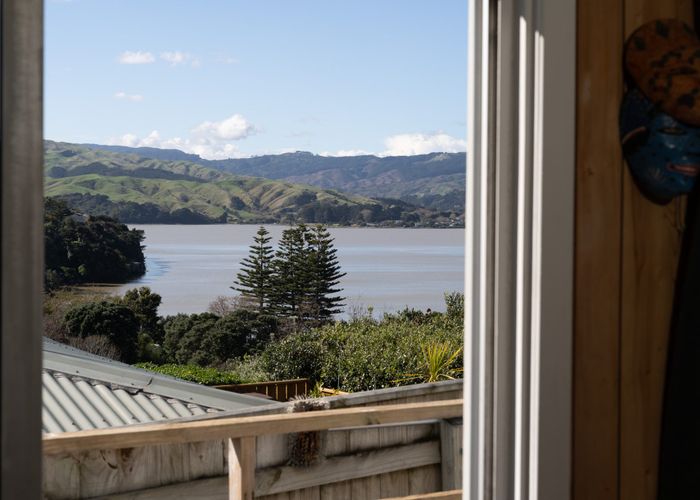  at 19 Bayview Road, Paremata, Porirua
