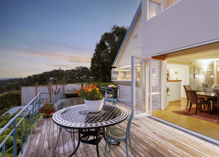  at 98 Takahe Road, Titirangi, Auckland