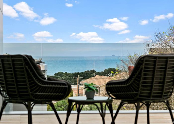  at 20B Prospect Terrace, Milford, Auckland