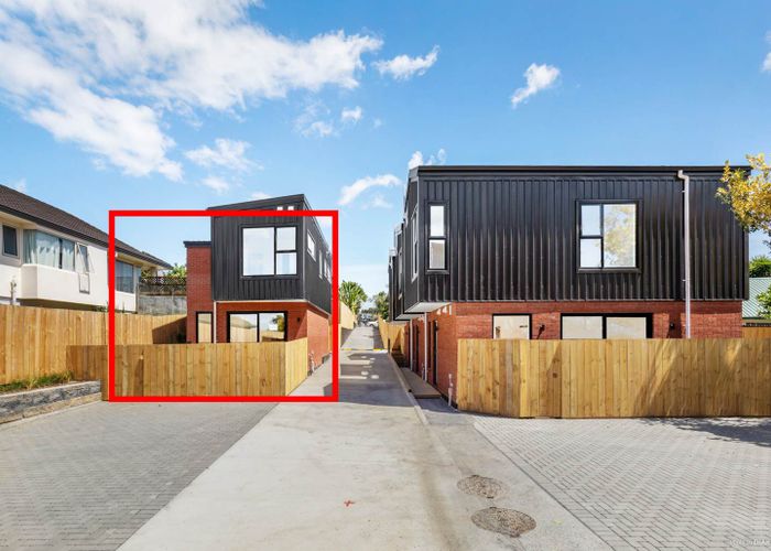  at 2/24 Carnoustie Drive, Wattle Downs, Manukau City, Auckland