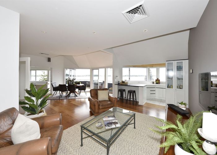  at 4A The Brae, Mount Pleasant, Christchurch