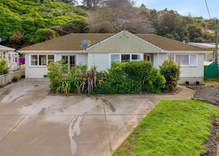  at 46 Kiwi Crescent, Tawa, Wellington
