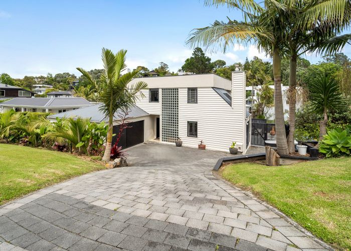  at 2/86 Beach Road, Castor Bay, North Shore City, Auckland