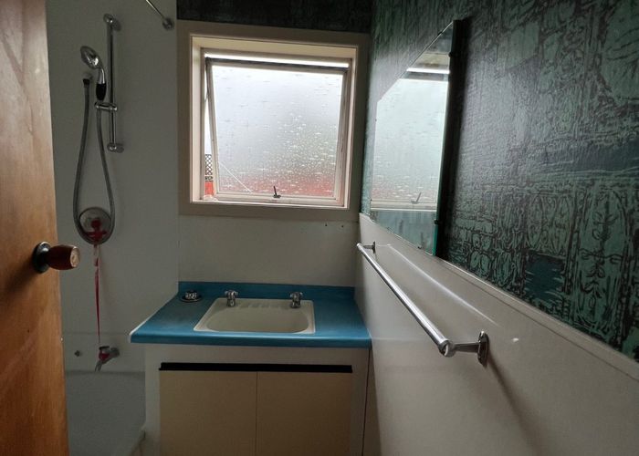  at 2/30 McLeod Rd, Henderson, Waitakere City, Auckland