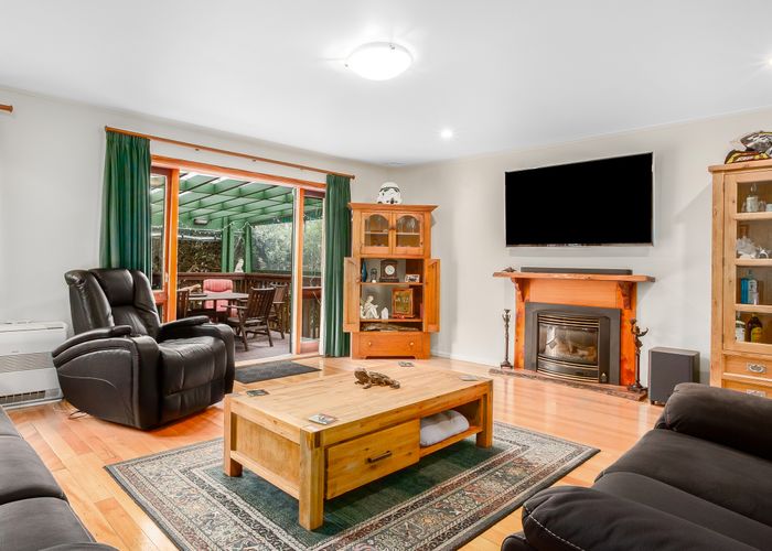  at 8 Woodstock Terrace, Tawa, Wellington
