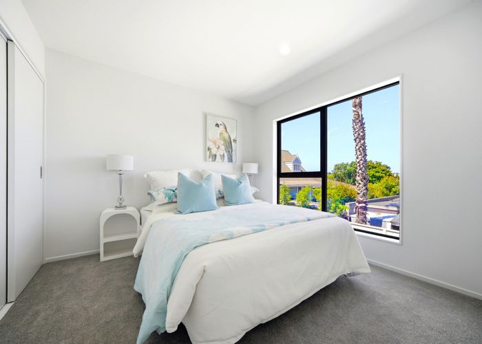  at 2/2 Coronation Street, Belmont, North Shore City, Auckland